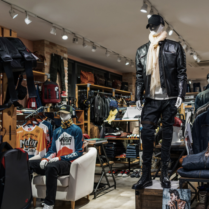 最新のトレンドを取り入れたモダンなアイテム