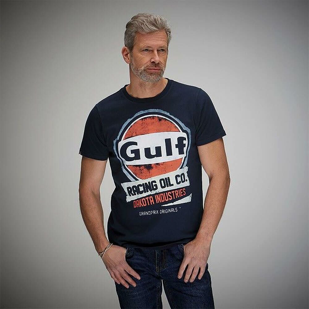 GULF｜レーシング オイル ｜ネイビー｜モデル着用