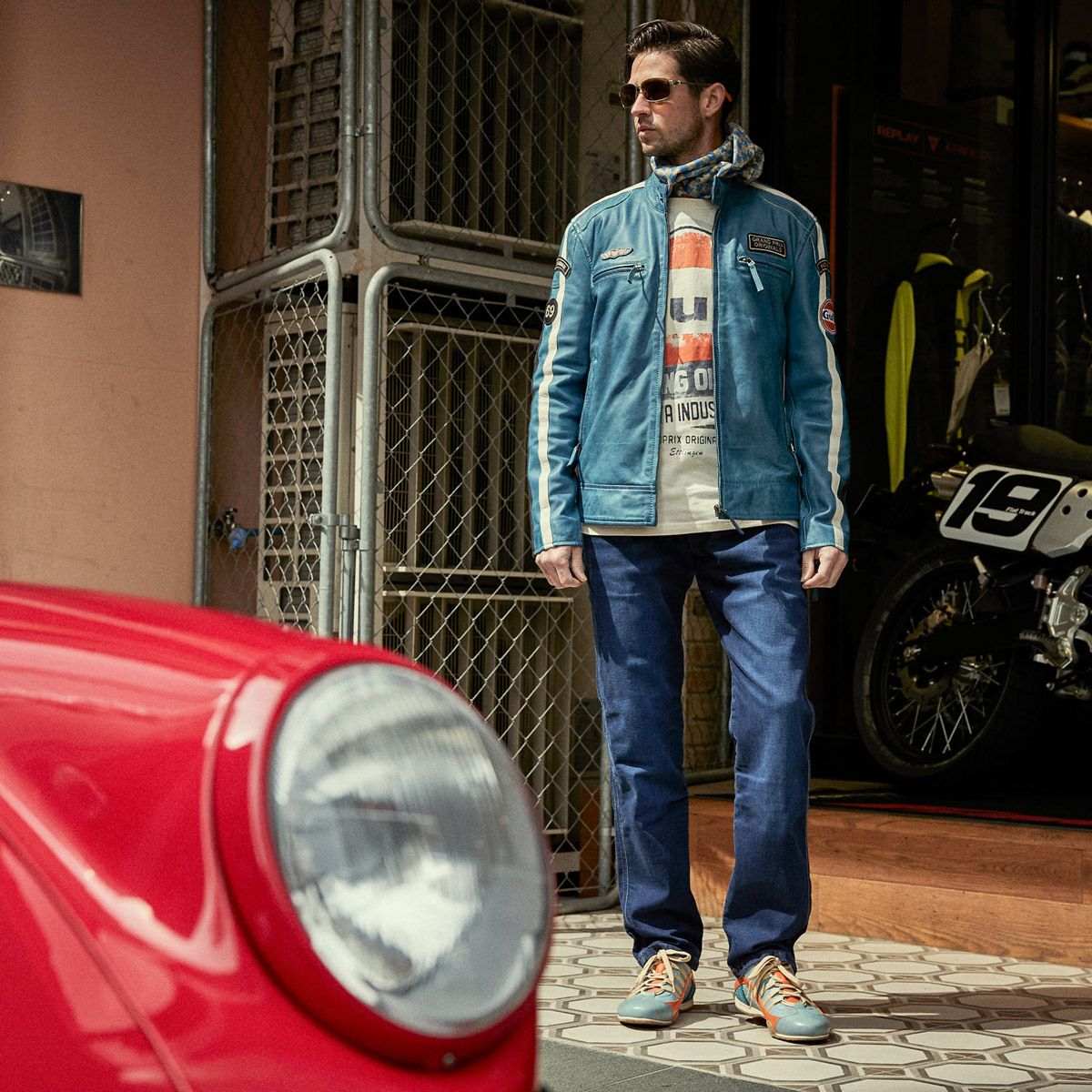 GULF｜レーシング オイル ｜Tシャツ｜クリーム｜モデル着用