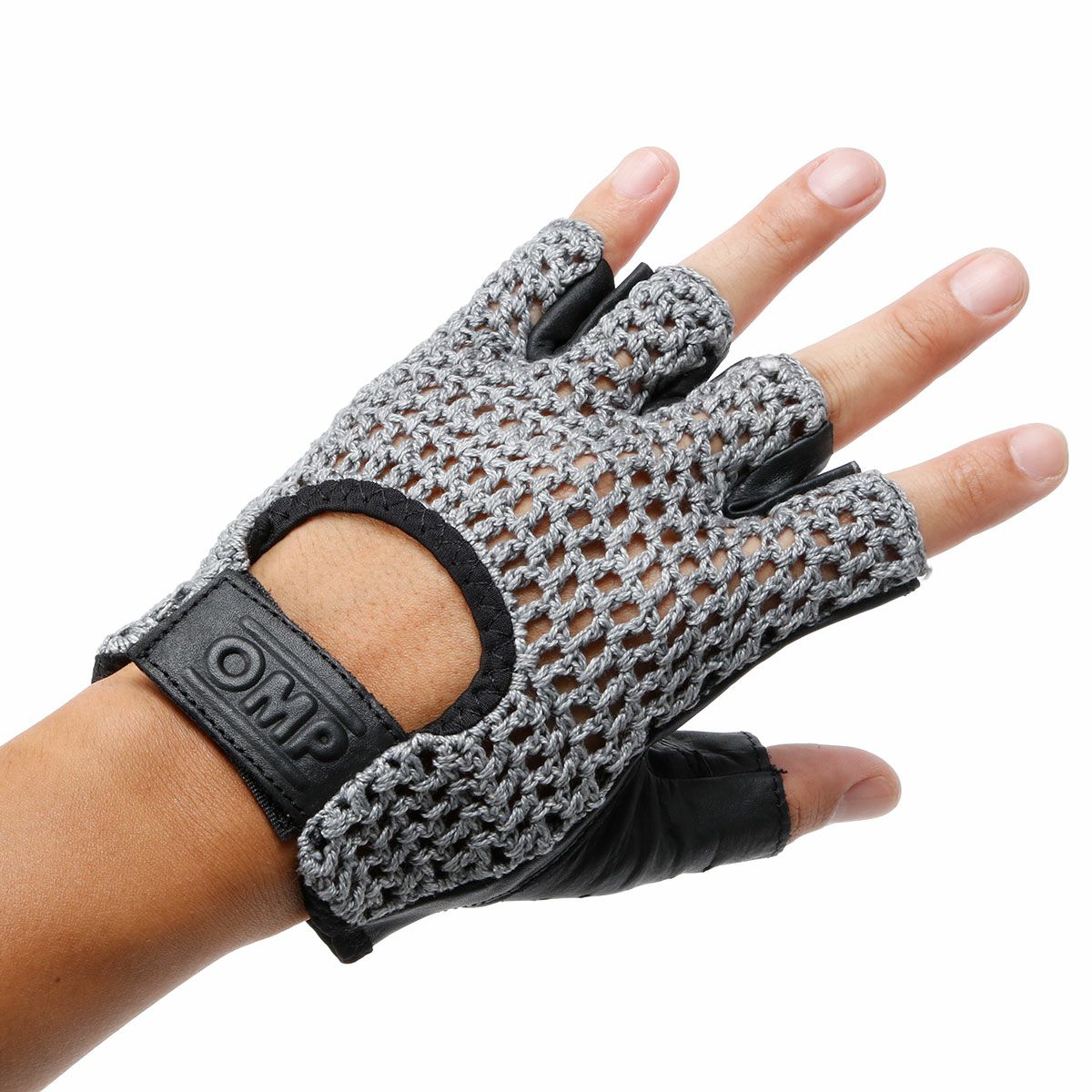 OMP Racing｜タツィオ グローブ｜ハーフ｜ブラック×グレー｜モデル着用