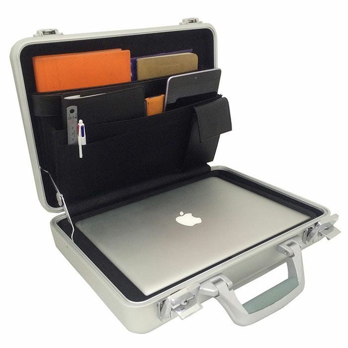 CLASSIC TEAM LOTUS｜ヘスケス アタッシュケース｜バッグ｜シルバー