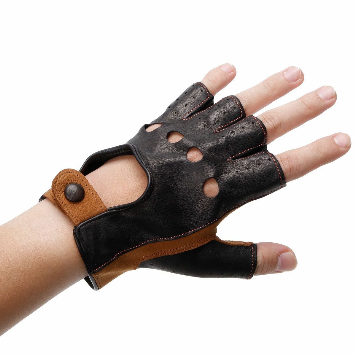 Motorimoda｜ビ・マティエール ドライビンググローブ｜ハーフ｜ブラック×ブラウン｜モデル着用