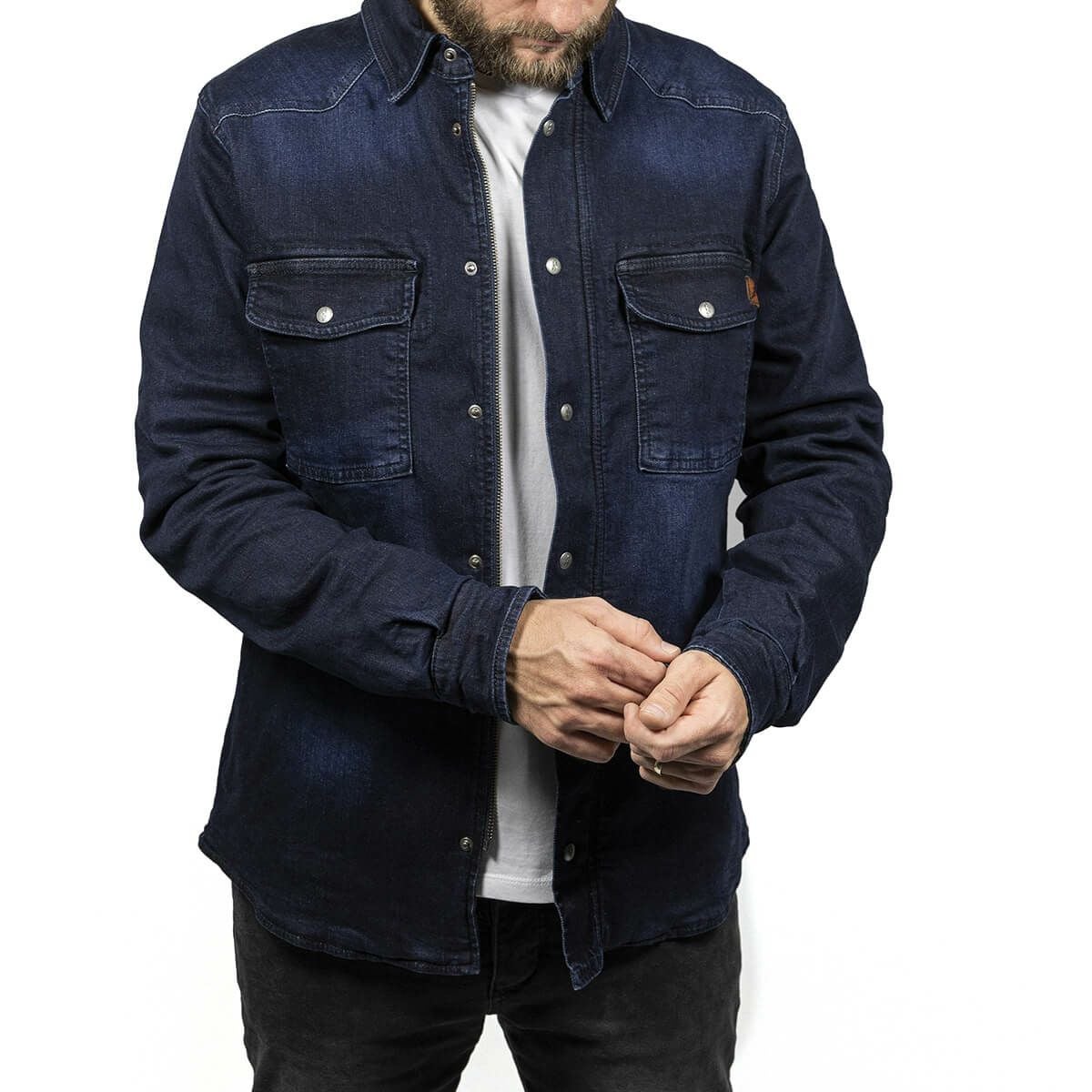 John Doe｜XTM モトシャツ｜ファブリック｜デニムブルー｜モデル着用