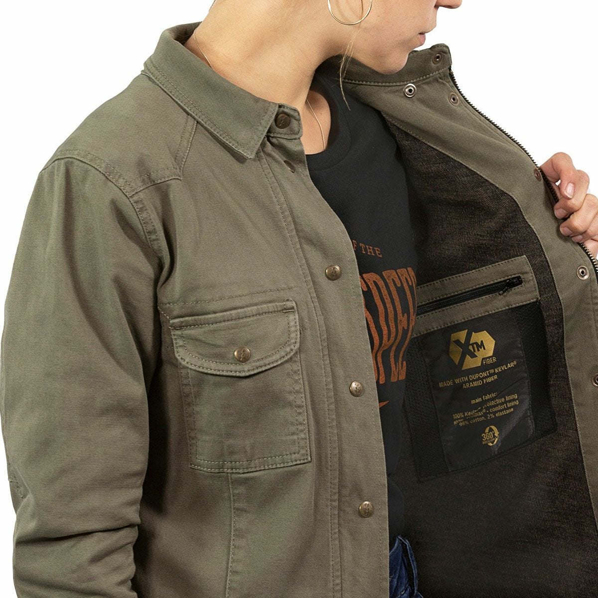 John Doe｜XTM モトシャツ ウーマン｜ファブリック｜オリーブ｜モデル着用