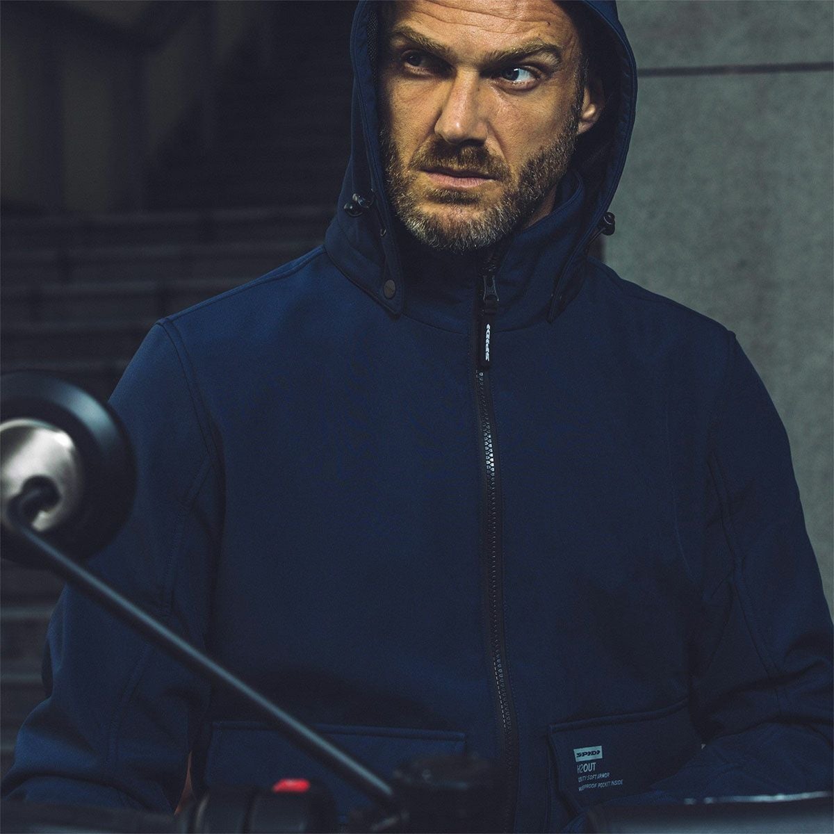 SPIDI｜メトロムーバー｜ファブリック｜ブラック×ブルー｜モデル着用