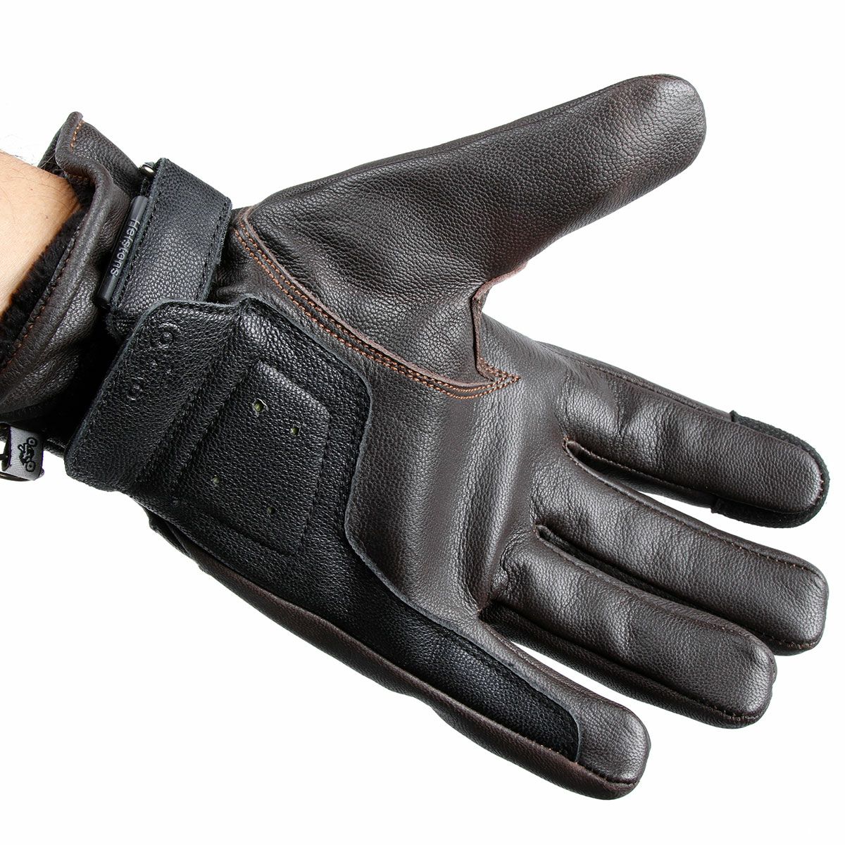 helstons｜ボーラ ウィンター グローブ｜ウィンター｜ブラウン｜モデル着用