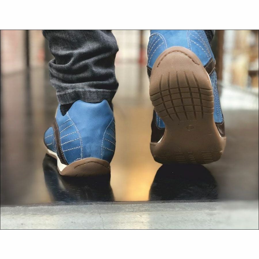 GRANDPRIX ORIGINALS｜GPO スニーカー ラグナセカ｜ブルー×ブラウン｜モデル着用