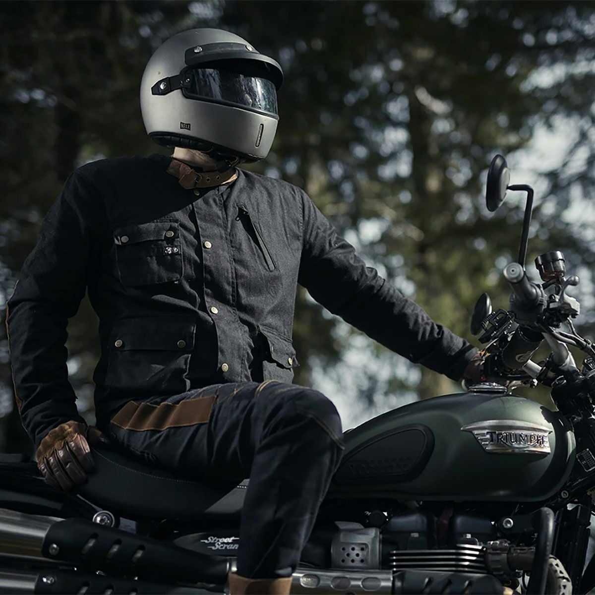 Fuel Motorcycles｜ディヴィジョン 2 ジャケット｜ファブリック｜ブラック｜モデル着用