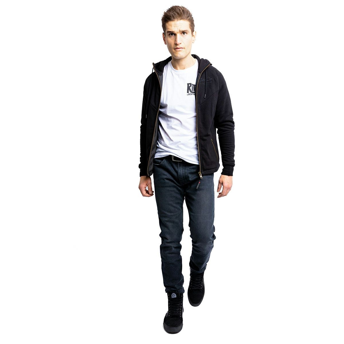 John Doe｜XTM フーディー V2｜ファブリック｜ブラック｜モデル着用