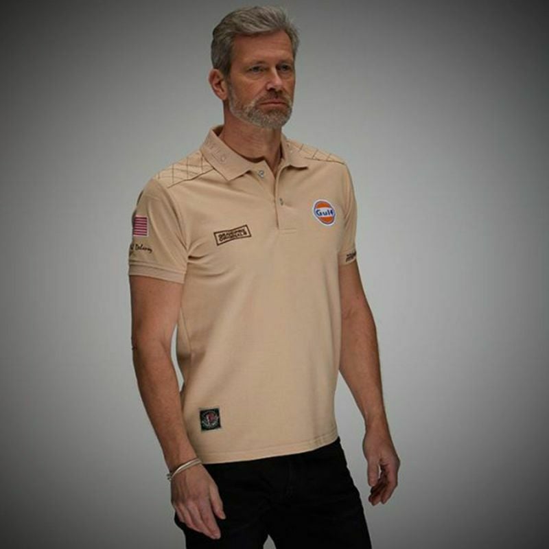 GULF｜M.ディレイニー ポロ｜ポロシャツ｜サンド｜モデル着用