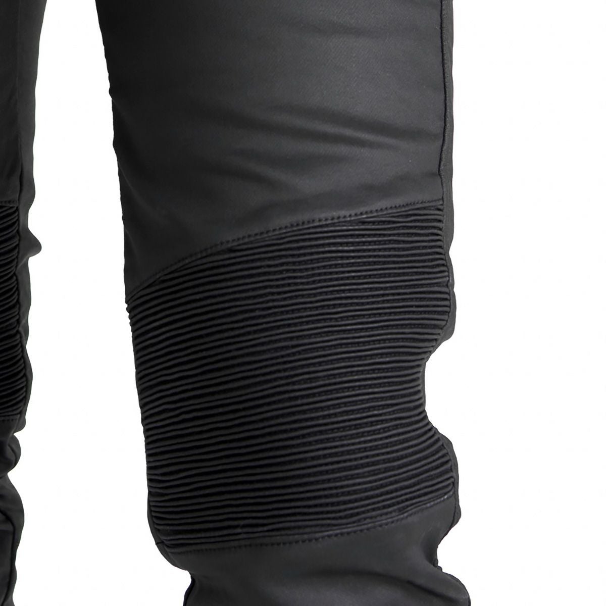 PANDO MOTO｜クサリ ケヴ 02｜デニム｜ブラック｜モデル着用