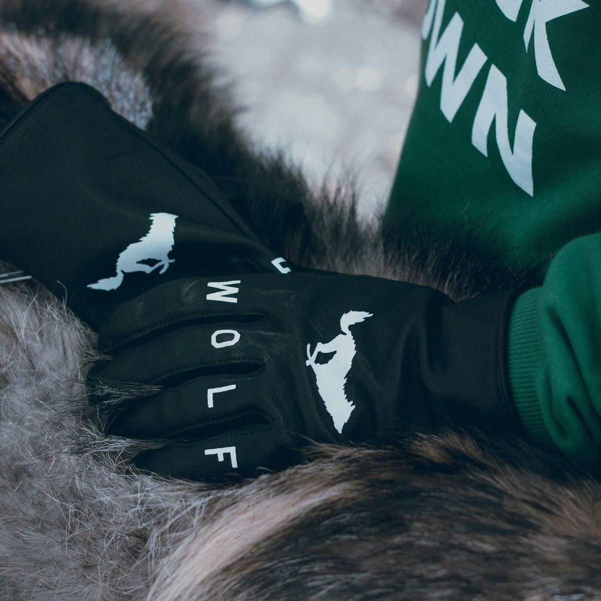 El Solitario｜ローン ウルフ グローブ｜3シーズン｜ブラック｜モデル着用