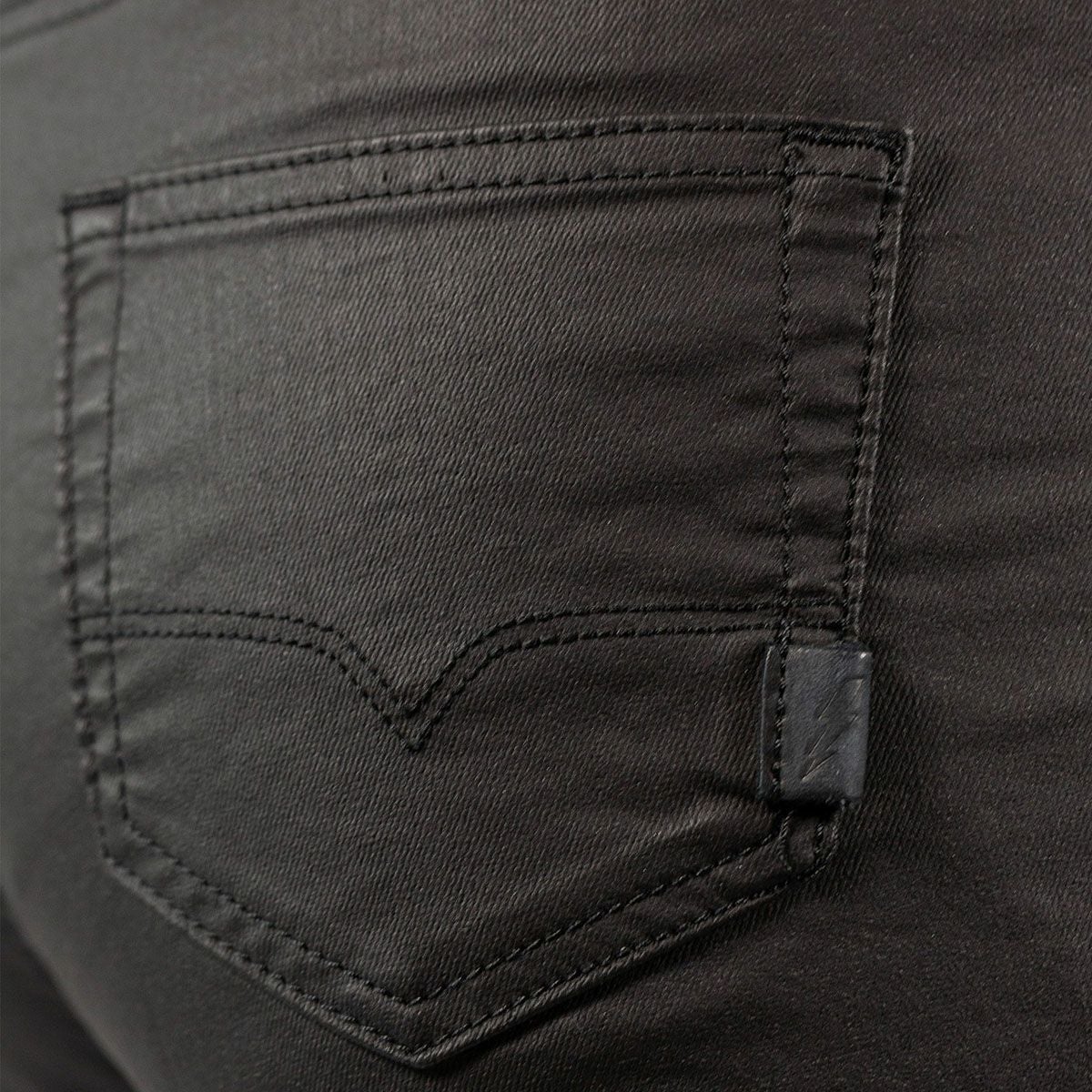 ベティ ジェギンス John Doe｜ベティ ジェギンス ウーマン｜デニム｜ブラック｜モデル着用