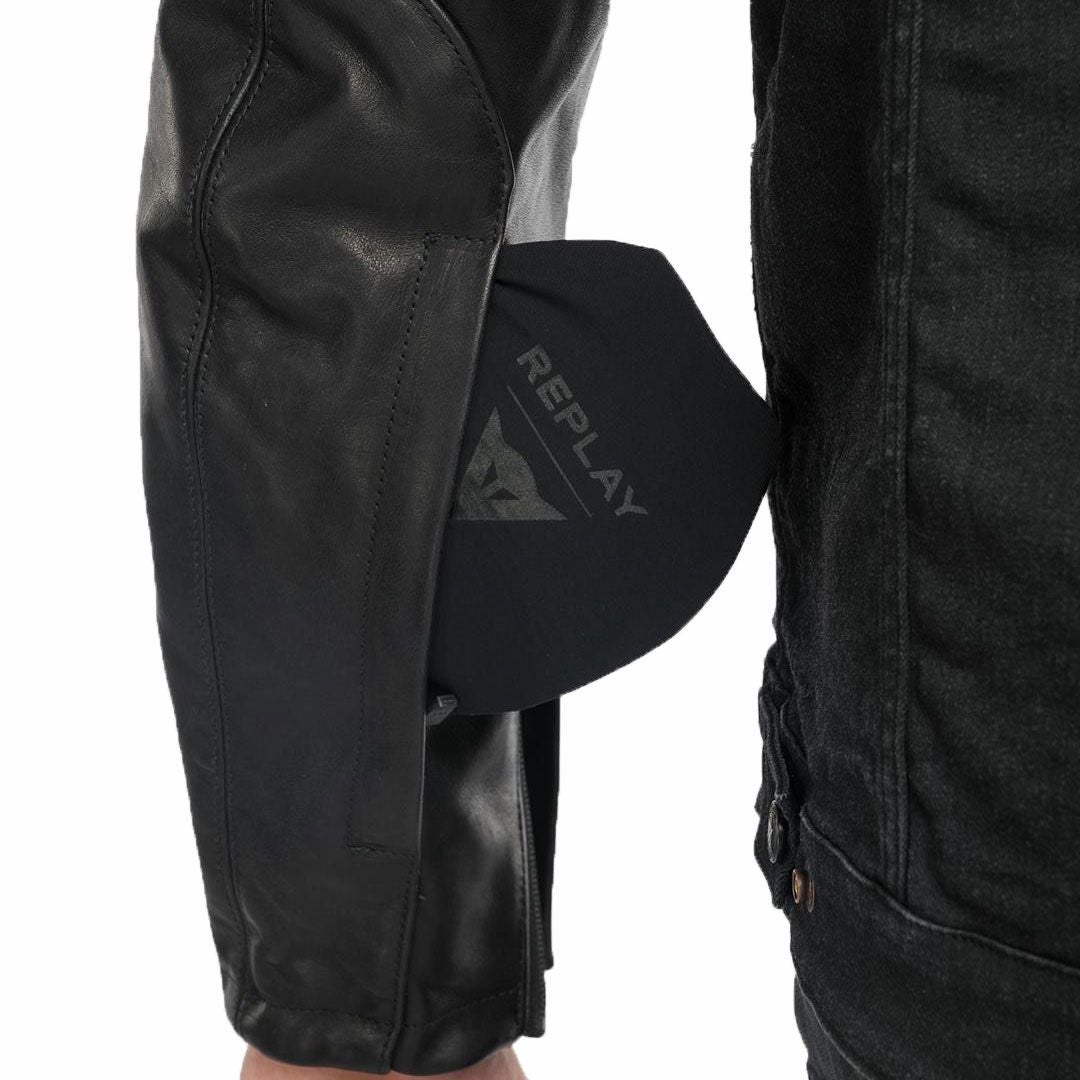 Replay｜REPLAY×DAINESE ハイパーコーデュラ ライディングジャケット｜ファブリック｜ブラック｜モデル着用
