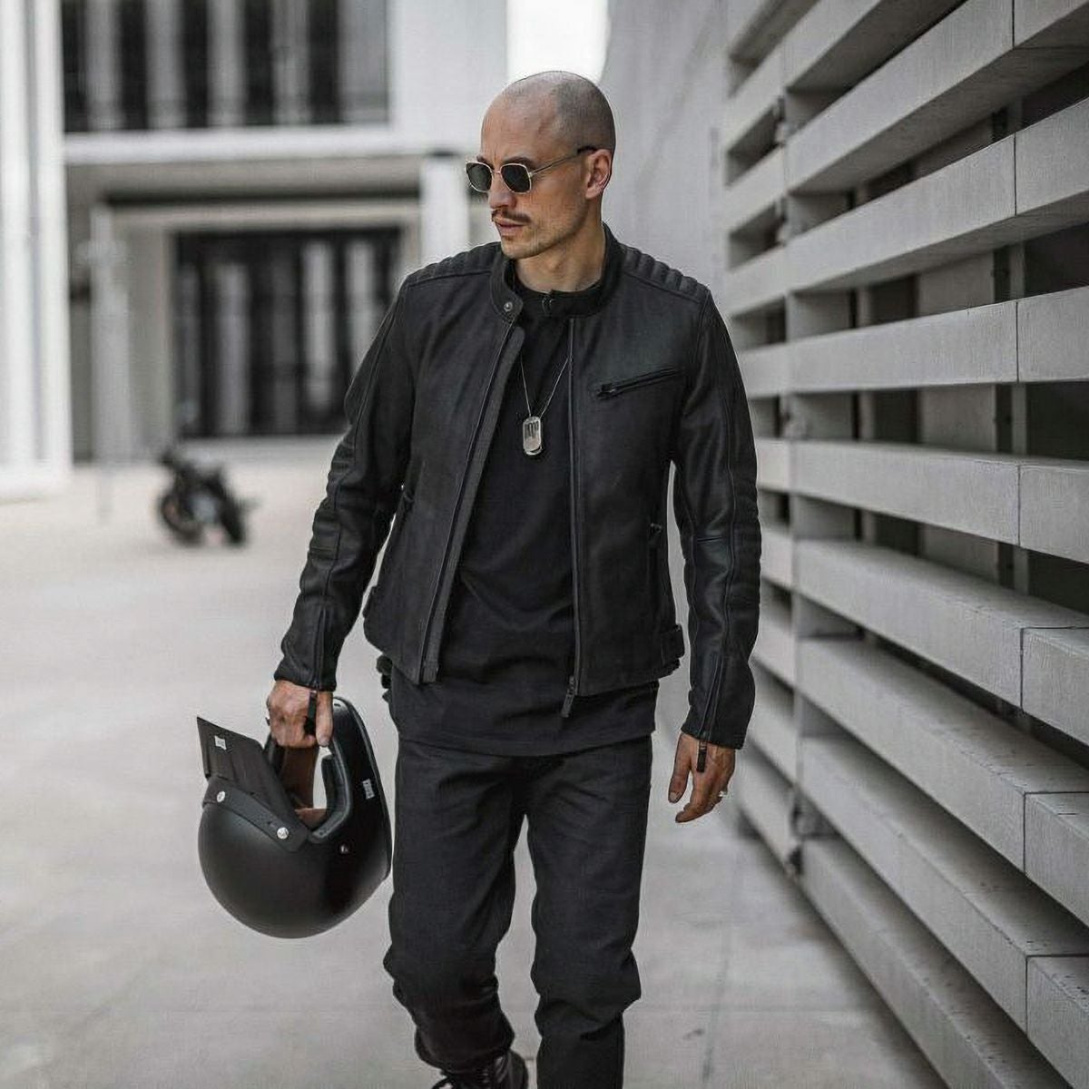 PANDO MOTO｜タタミ LT01｜レザー｜ブラック｜モデル着用