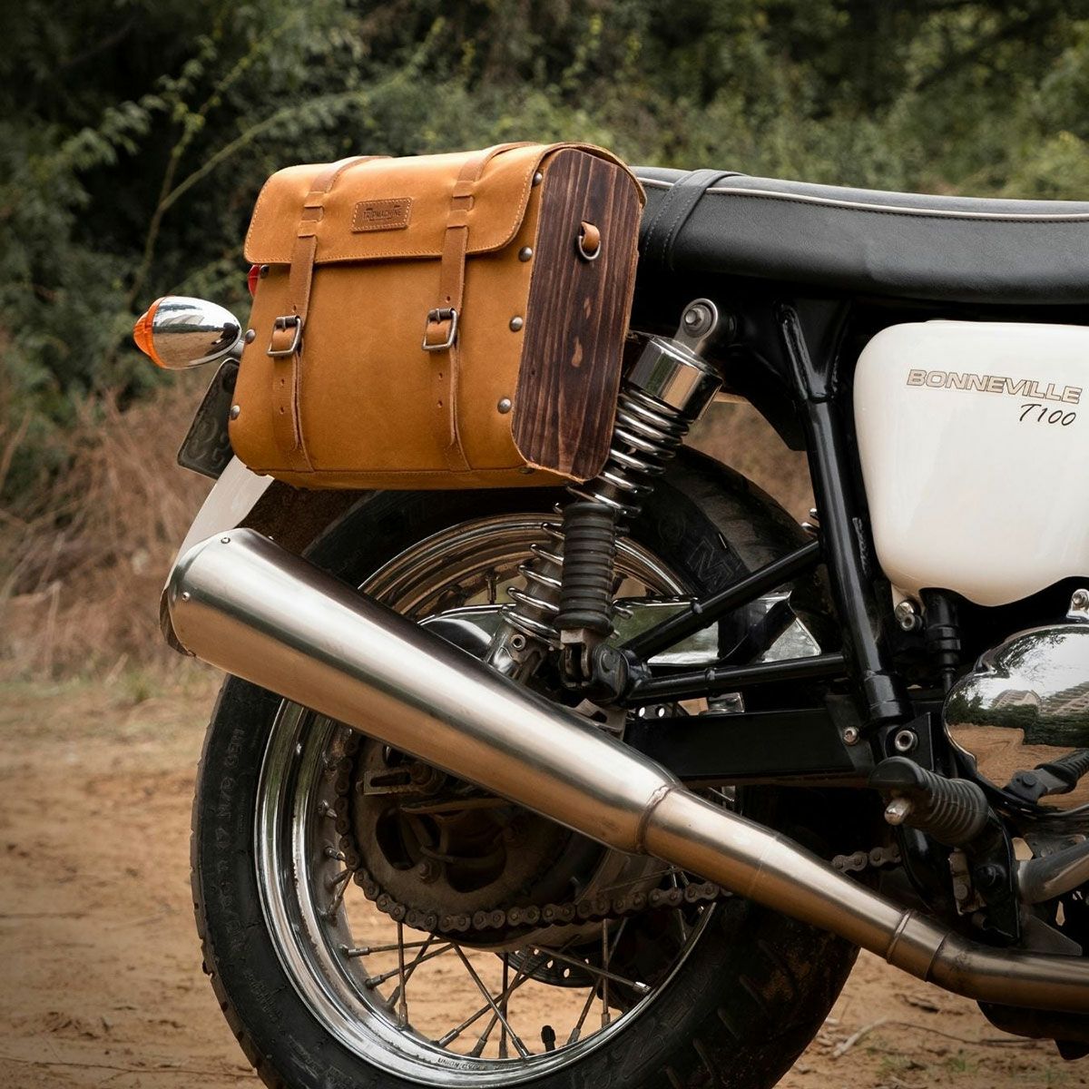 Trip Machine｜ヘリテージ パニア｜サイドバッグ｜ヴィンテージタン｜使用イメージ