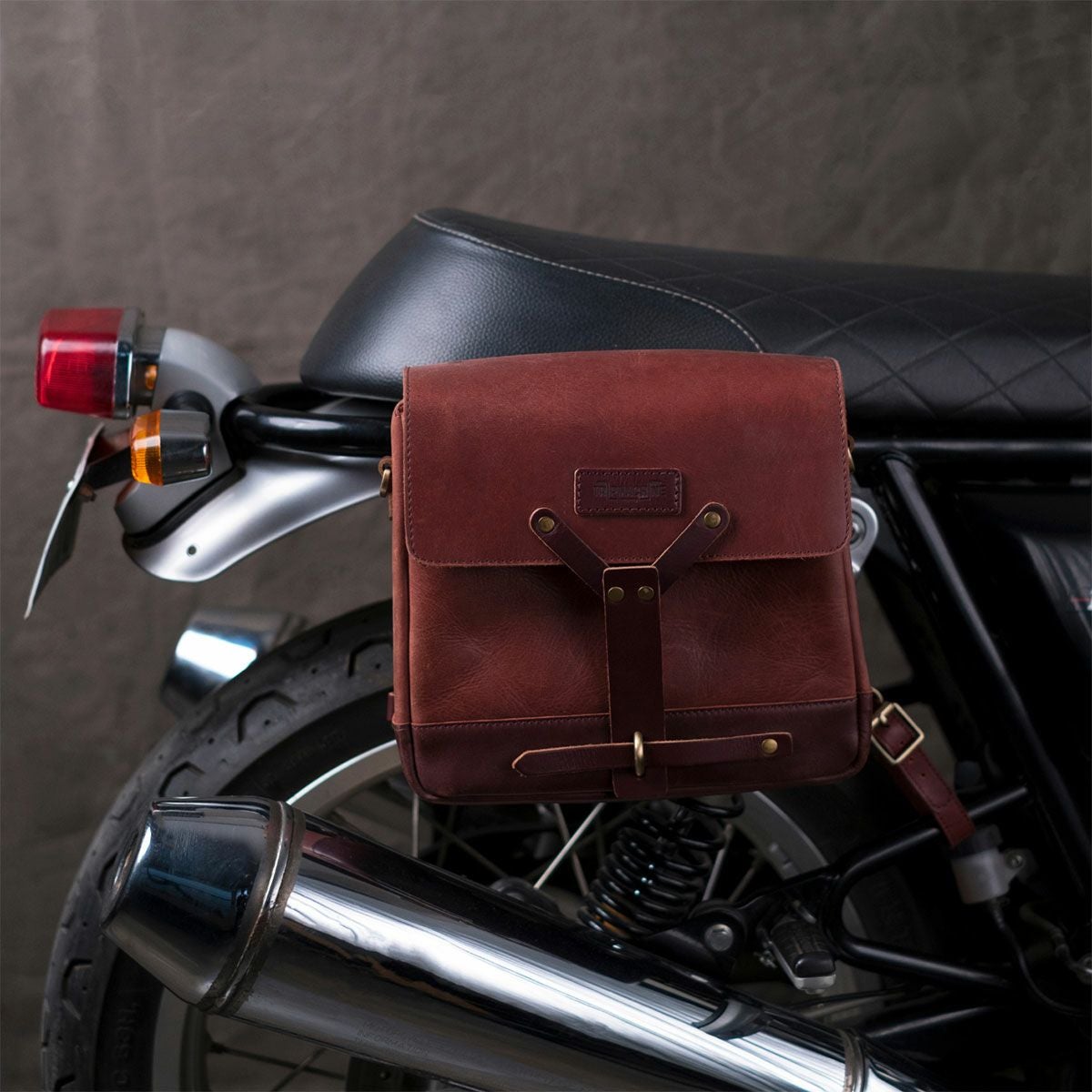 Trip Machine｜メッセンジャー バッグ｜サイドバッグ｜チェリーレッド｜使用イメージ