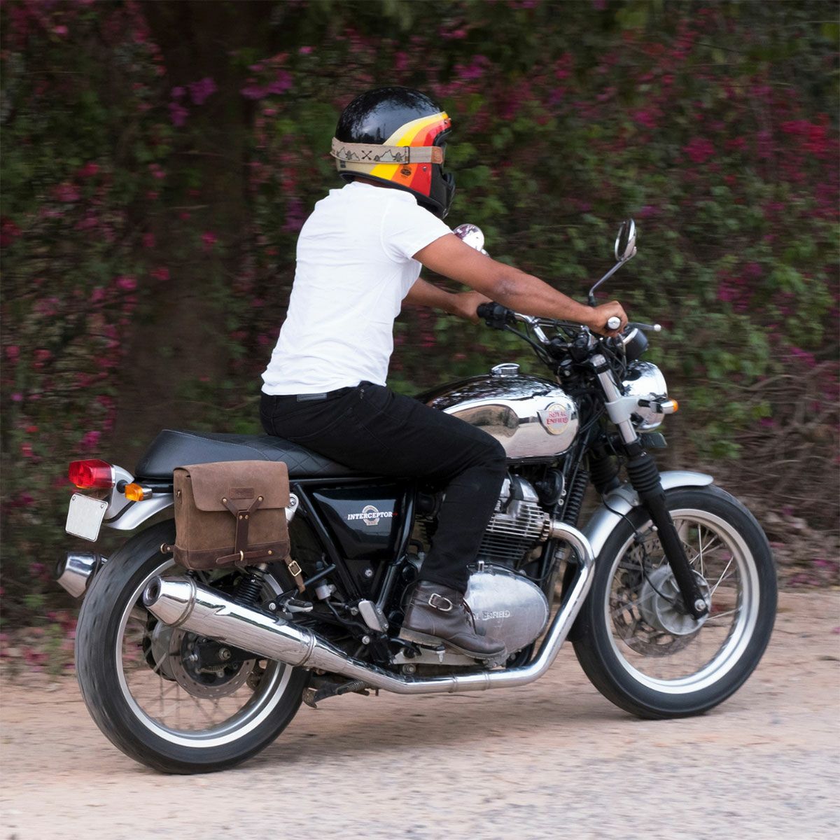 Trip Machine｜メッセンジャー バッグ｜サイドバッグ｜タバコブラウン｜使用イメージ