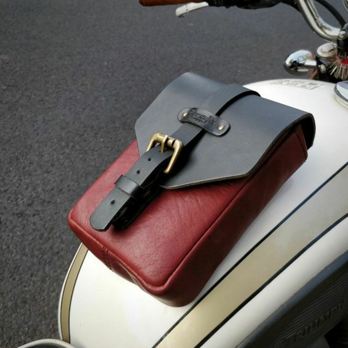 Trip Machine｜タンク ポーチ｜タンクバック｜チェリーレッド｜使用イメージ