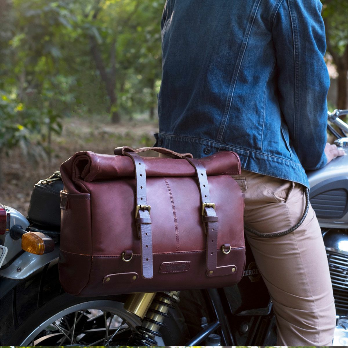 Trip Machine｜アウトロー サドルバッグ｜サイドバッグ｜チェリーレッド｜使用イメージ