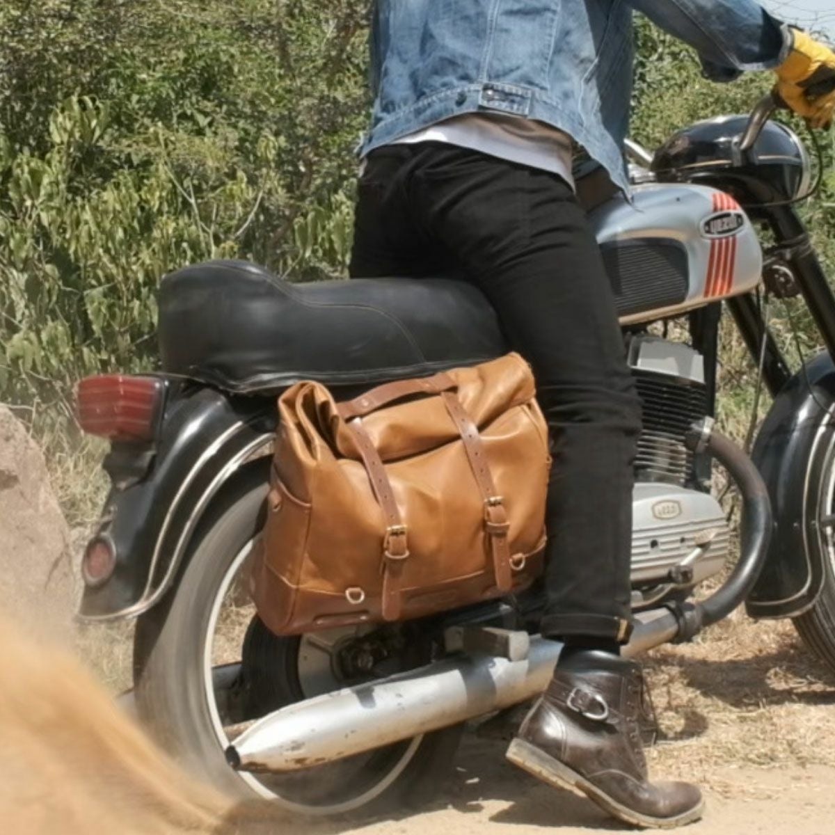 Trip Machine｜アウトロー サドルバッグ｜サイドバッグ｜ヴィンテージタン｜使用イメージ