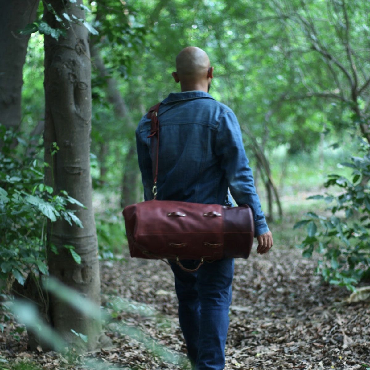 Trip Machine｜レザー ミリタリー ダッフル｜ショルダー｜チェリーレッド｜使用イメージ