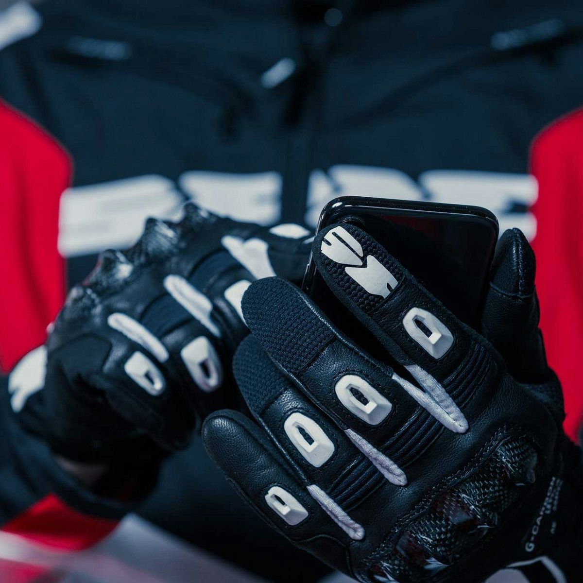 SPIDI｜G カーボン｜3シーズン｜ブラック×ホワイト｜モデル着用