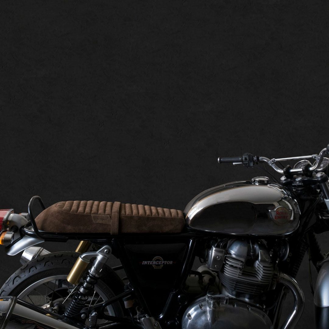 Trip Machine｜スエード ツーリング シート for ロイヤル・エンフィールド インターセプター650 / GT650｜その他雑貨｜タバコ｜使用イメージ