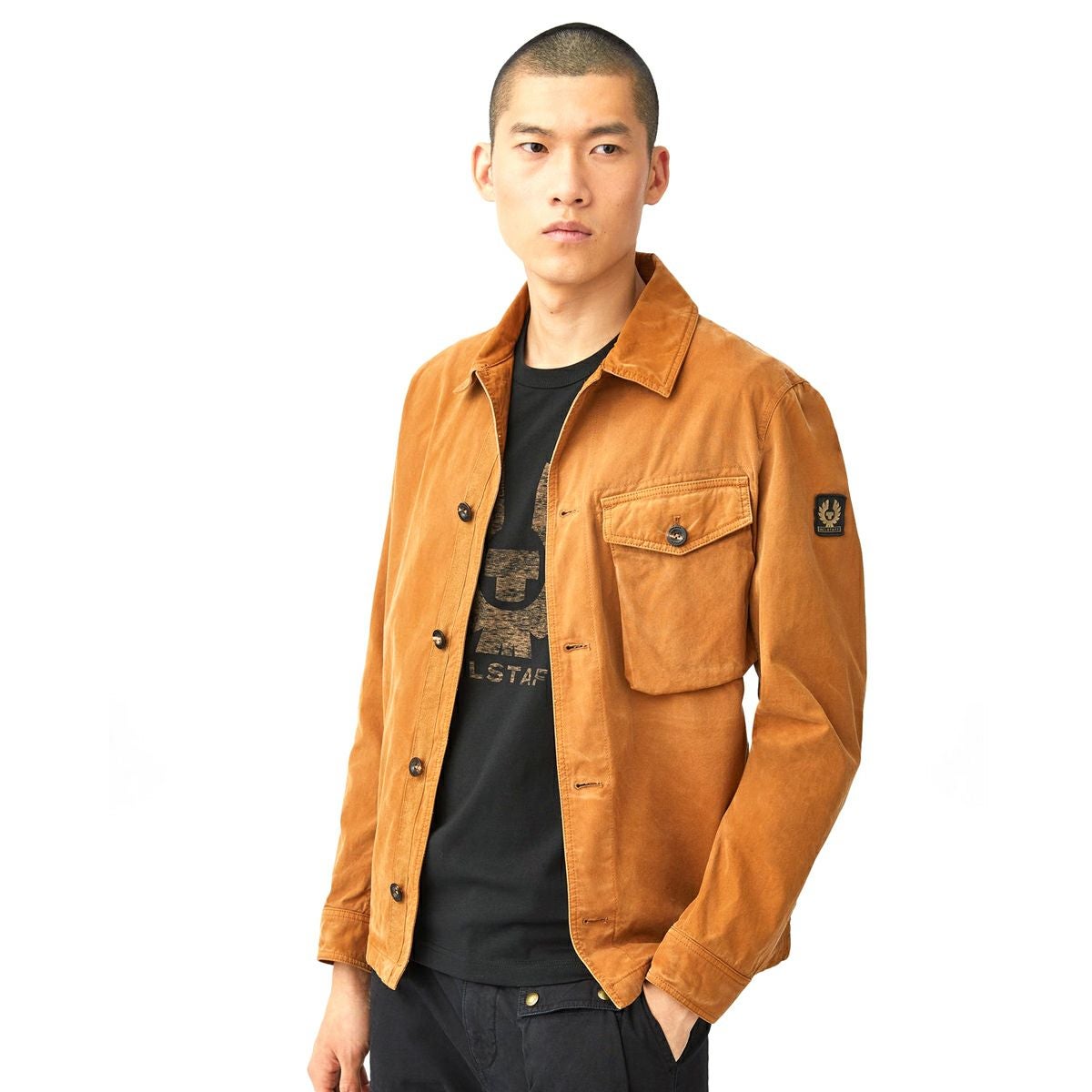 BELSTAFF｜コートランド Tシャツ｜ブラック｜モデル着用