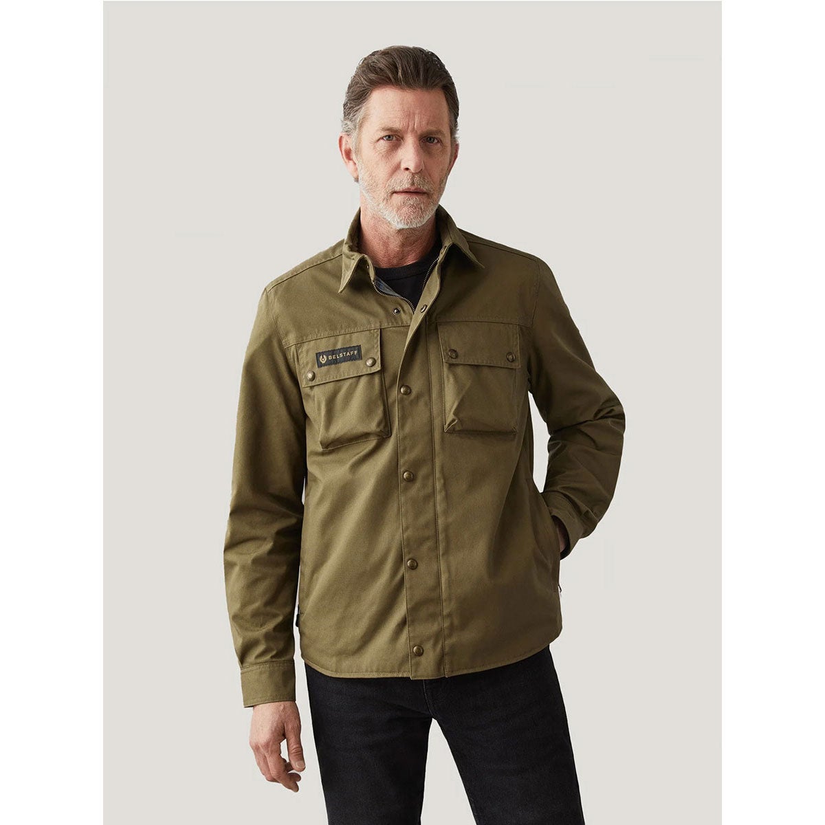 BELSTAFF｜マンション モーターサイクル シャツ｜ファブリック｜ベルスタッフオリーブ｜モデル着用