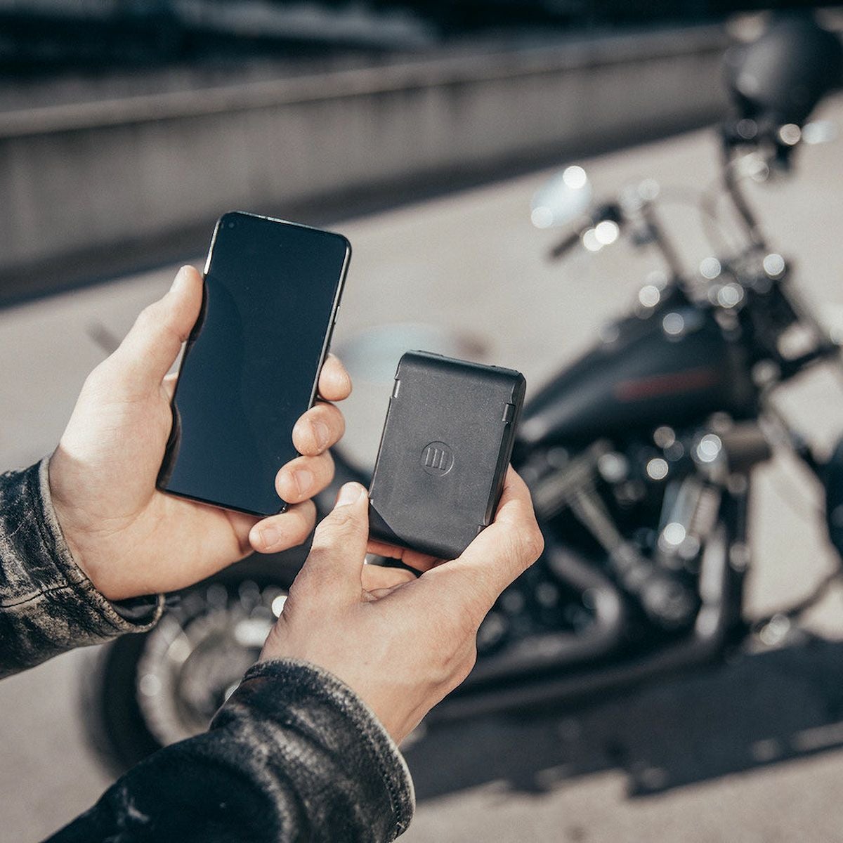 モニモト 7 GPS トラッカー | モトーリモーダ公式オンラインショップ
