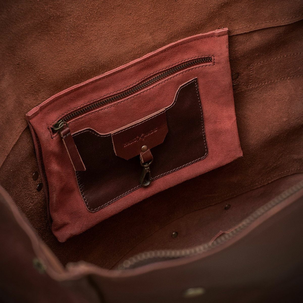 Trip Machine｜アウトロー ダッフル バッグ｜ショルダー｜チェリーレッド｜使用イメージ