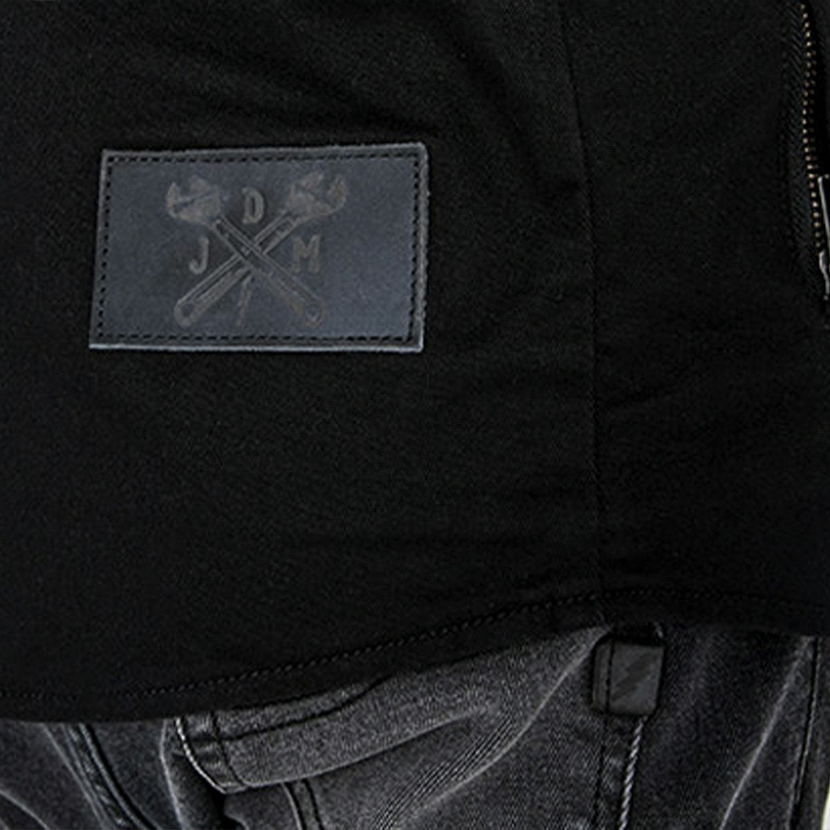 John Doe｜XTM モトシャツ プリズン｜ファブリック｜ブラック×ホワイト｜モデル着用