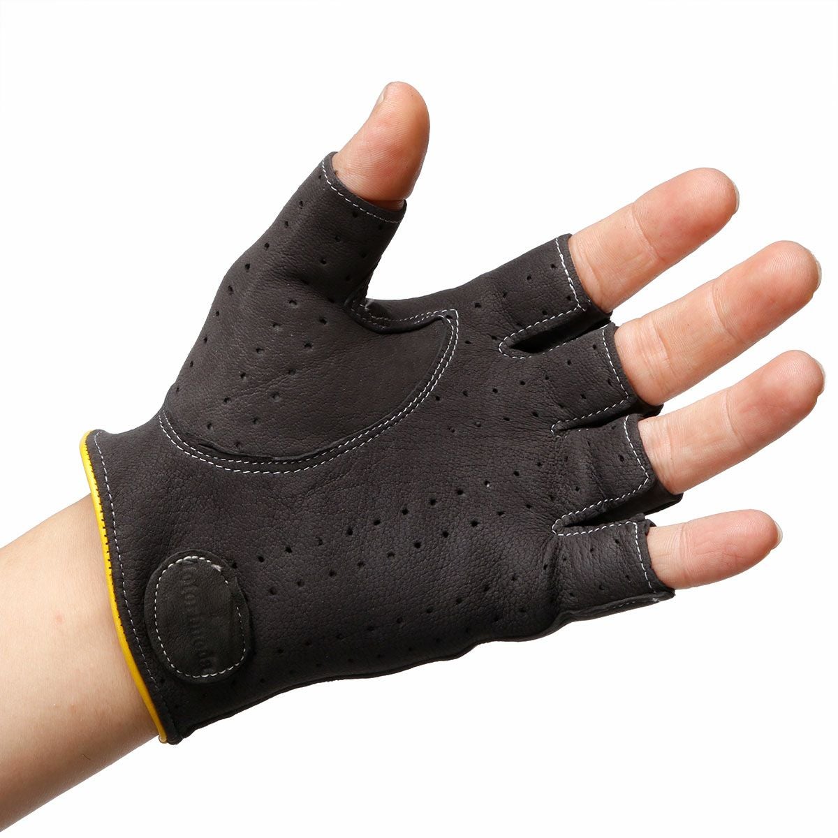 Motorimoda｜ビコローレ クラシック ドライビンググローブ｜グレー×イエロー｜モデル着用