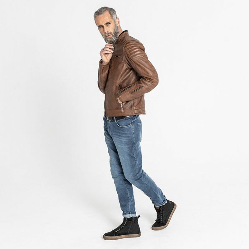 John Doe｜ストーム レザージャケット｜タバコ｜モデル着用