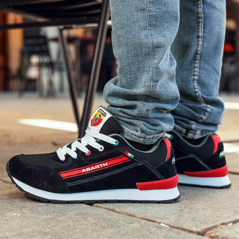 Abarth｜アバルト Competizione シューズ｜スニーカー｜ブラック×レッド｜モデル着用