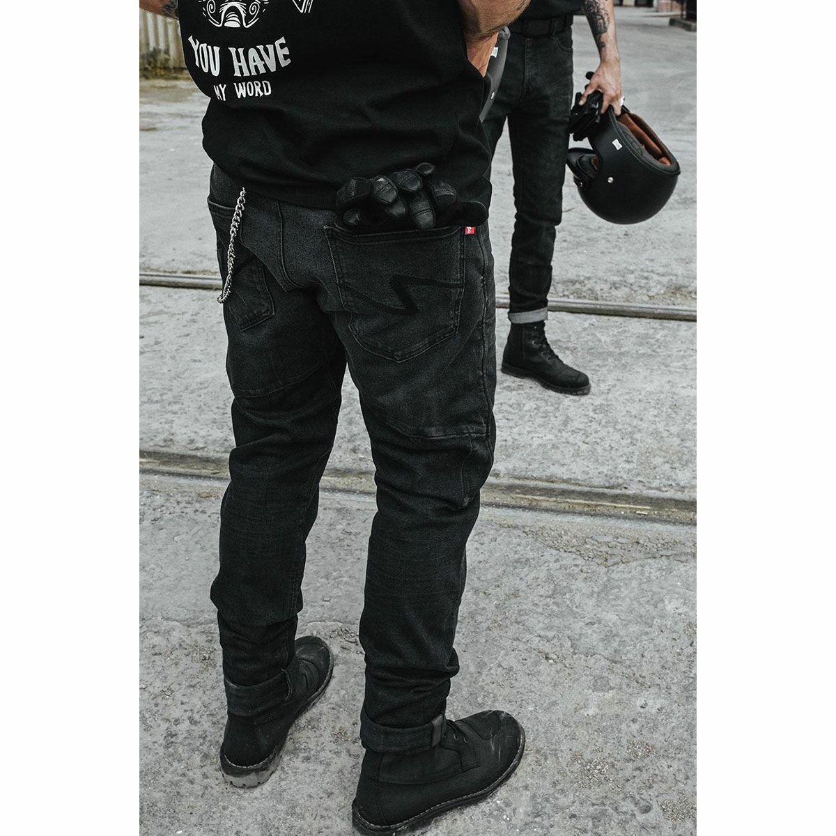 PANDO MOTO｜ボス DYN 01｜デニム｜ブラック｜モデル着用