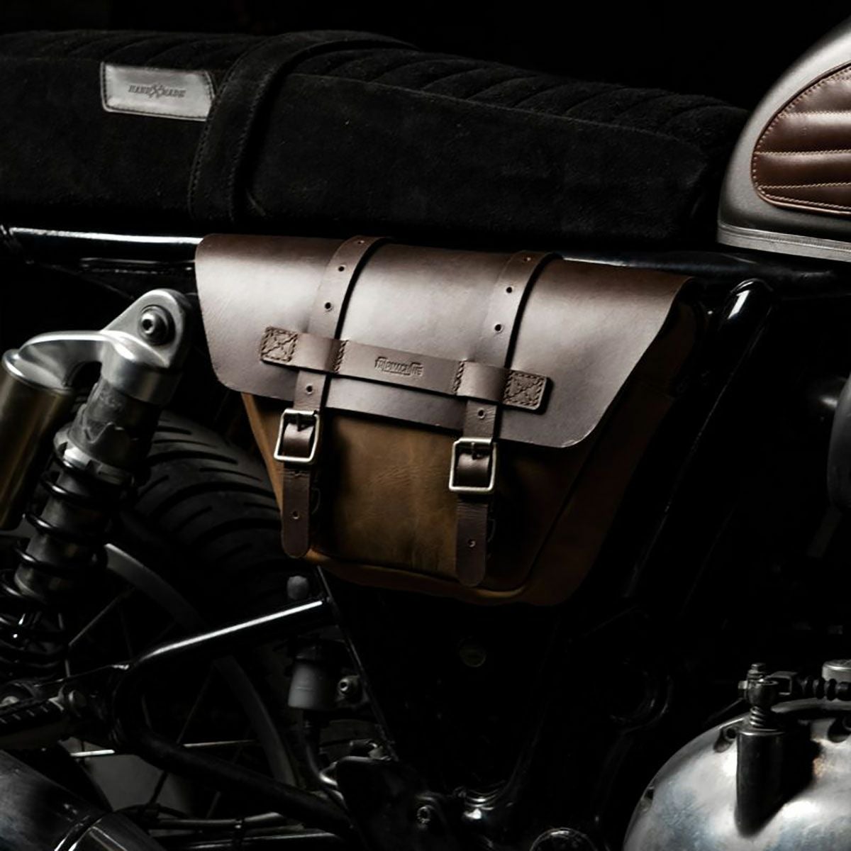 Trip Machine｜ウィングマン サイド パネル｜サイドバッグ｜タバコ｜使用イメージ