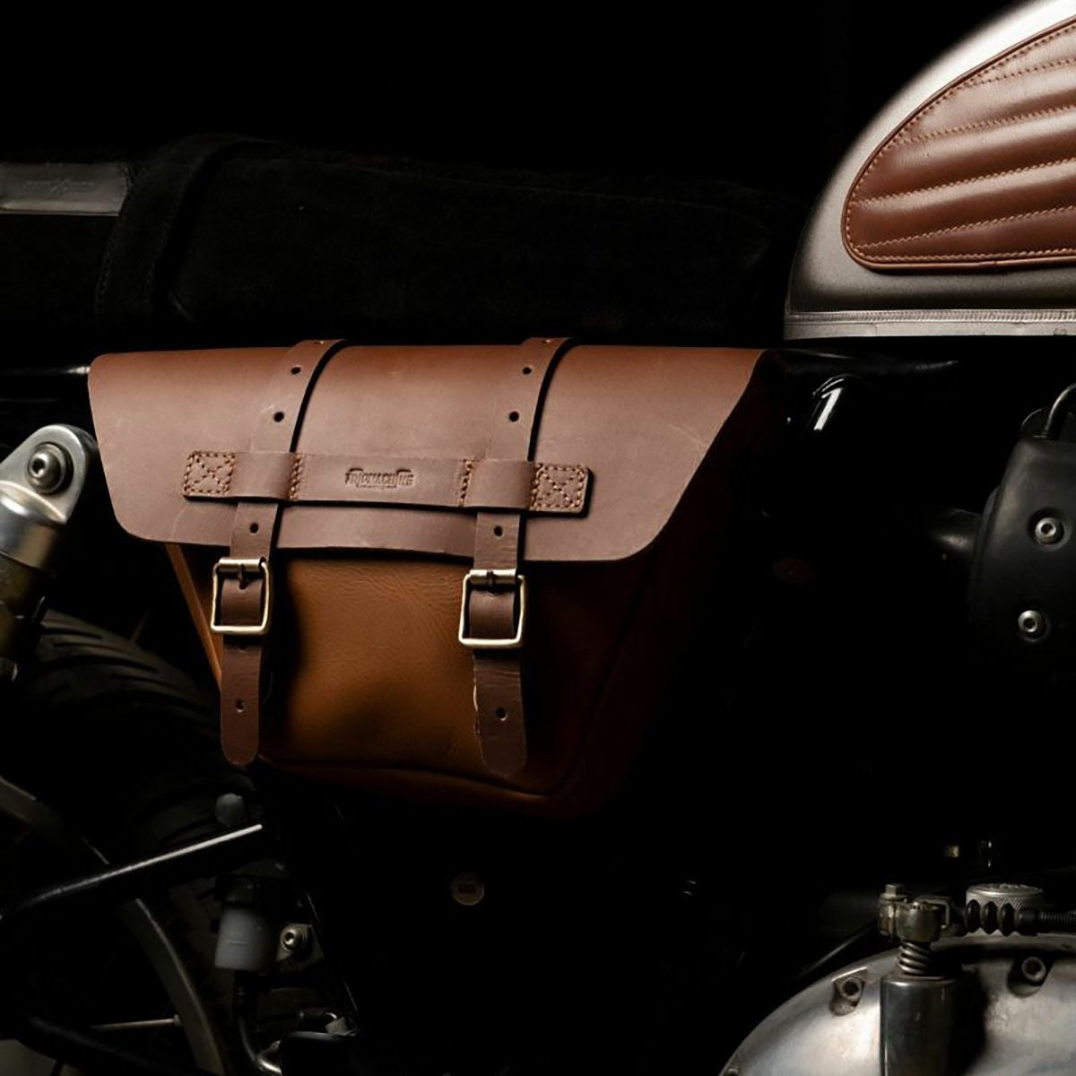 Trip Machine｜ウィングマン サイド パネル｜サイドバッグ｜ヴィンテージタン｜使用イメージ