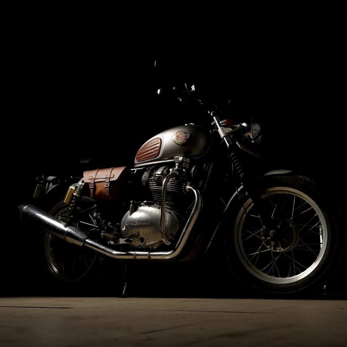 Trip Machine｜ウィングマン サイド パネル｜サイドバッグ｜ヴィンテージタン｜使用イメージ