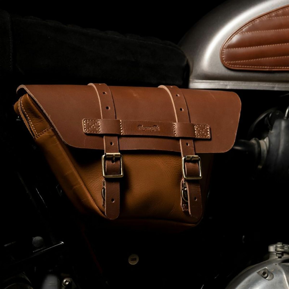 Trip Machine｜ウィングマン サイド パネル （左右ペア）｜サイドバッグ｜ヴィンテージタン｜使用イメージ