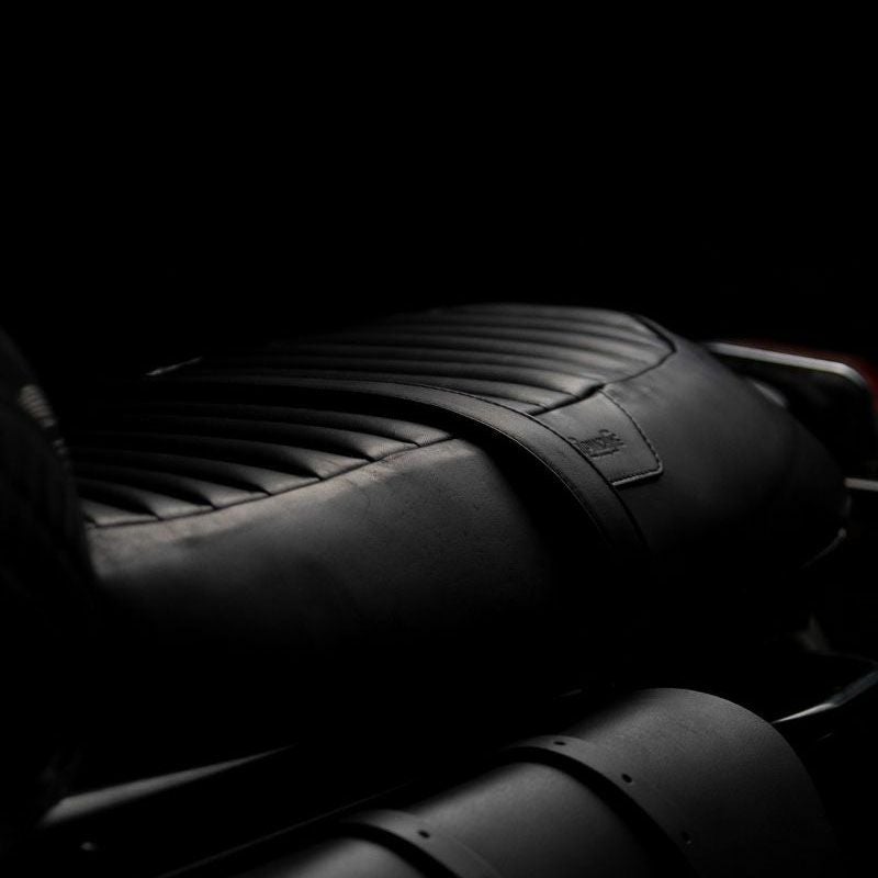 Trip Machine｜ツーリング シート for ロイヤル・エンフィールド インターセプター650 / GT650｜その他雑貨｜ブラック｜使用イメージ