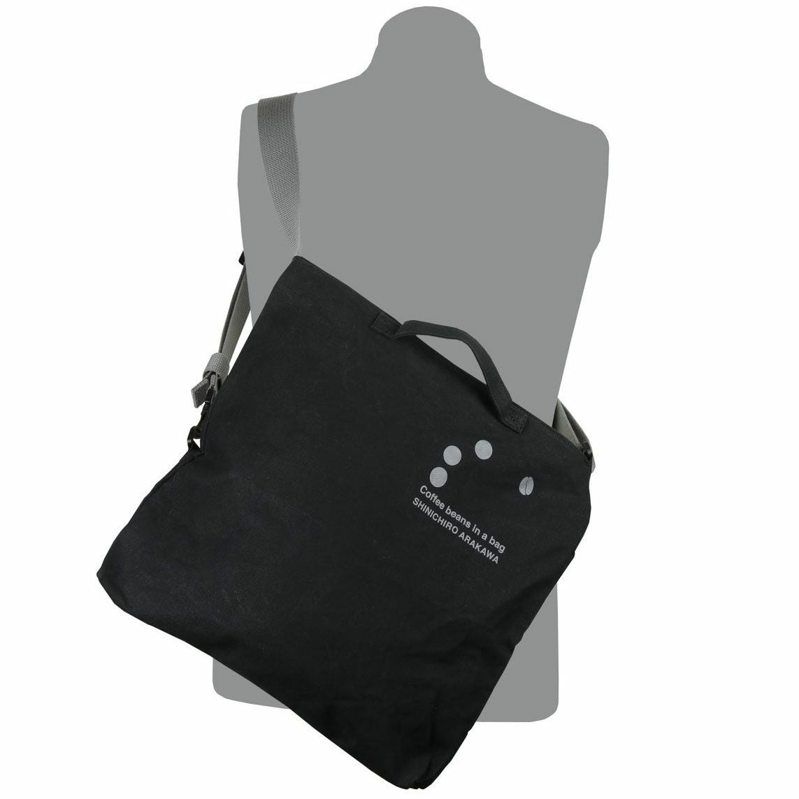 SHINICHIRO ARAKAWA｜コーヒー ビーンズ バッグ｜ショルダー｜ブラック｜使用イメージ