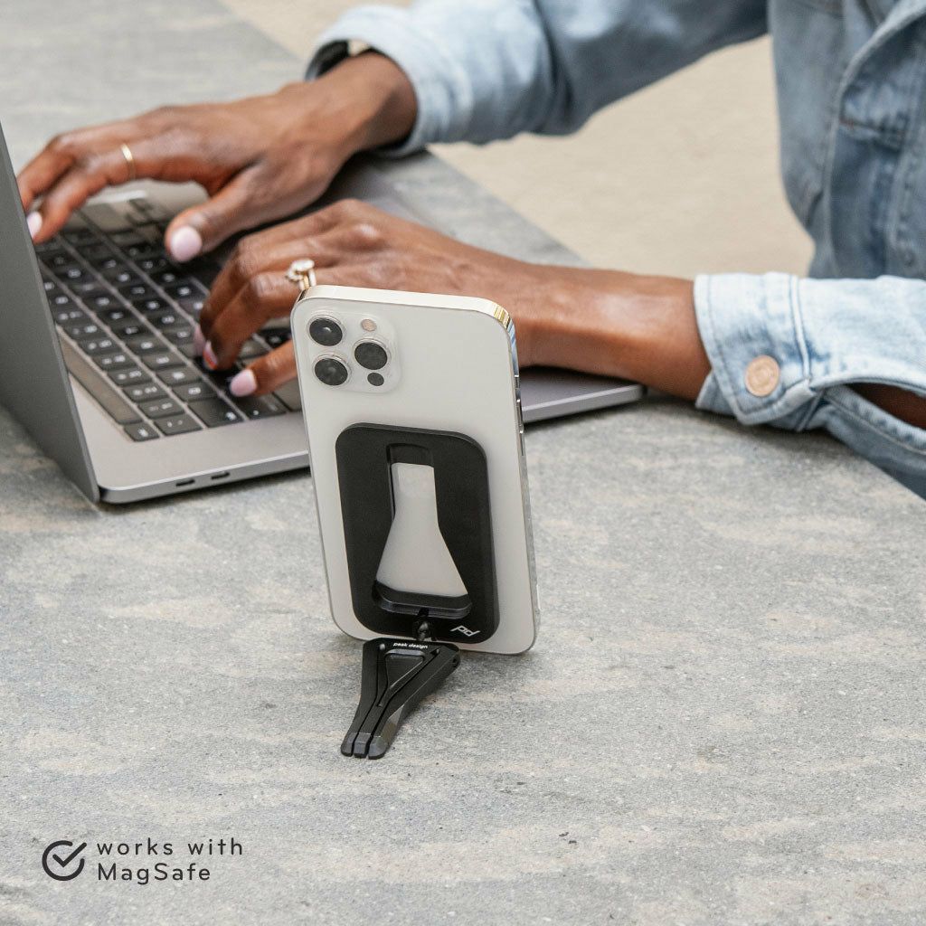 Peak Design｜モバイルトライポッド｜その他雑貨｜ブラック｜使用イメージ