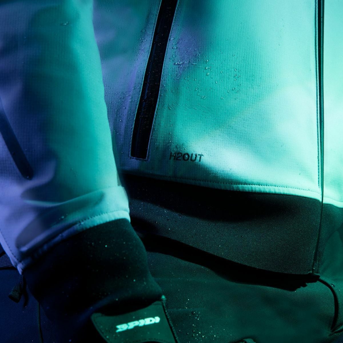 SPIDI｜フーディ シェル｜ファブリック｜ジンク｜モデル着用