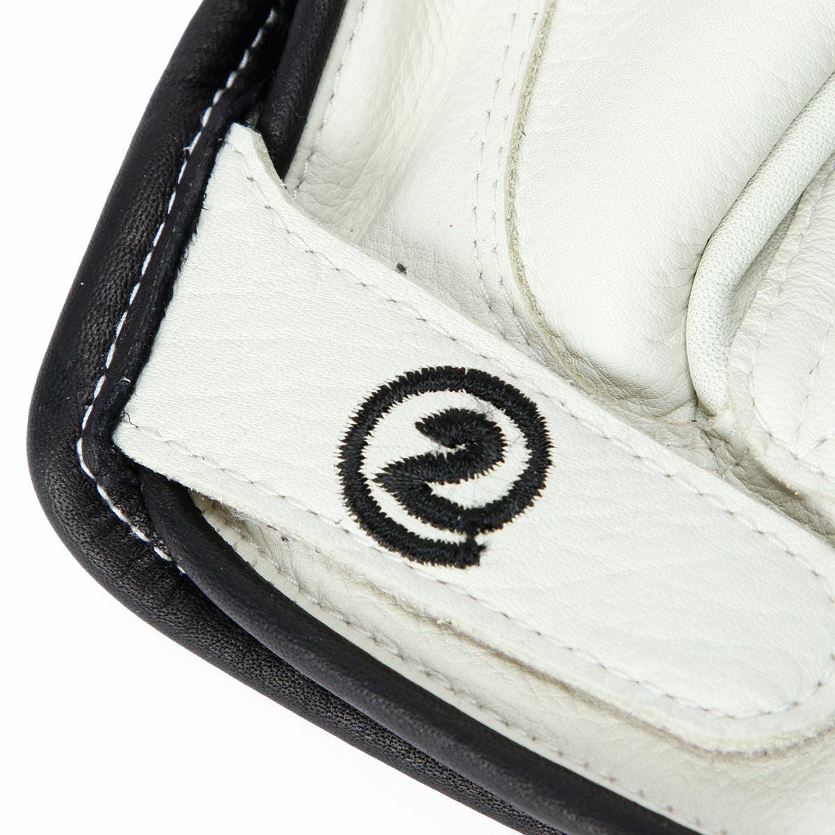 SHINICHIRO ARAKAWA｜アルピ リカモ｜3シーズン｜アイボリー×ブラック