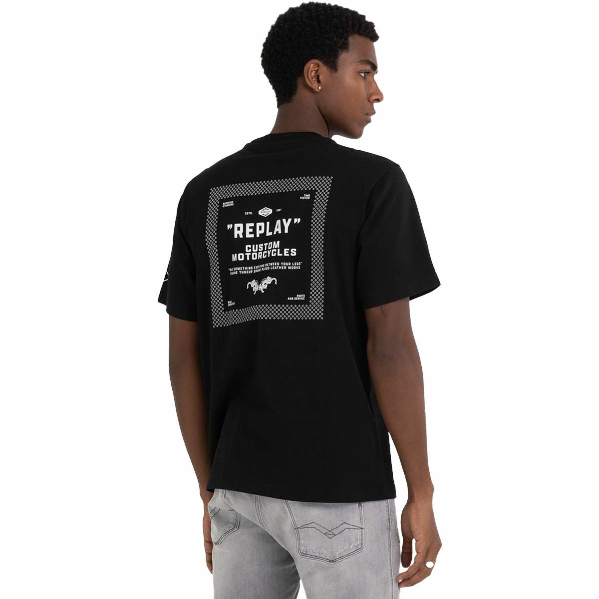 Replay｜カスタム プリントジャージ Tシャツ｜ブラック｜モデル着用