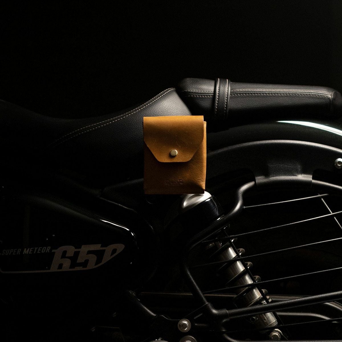 Trip Machine｜トゥルーパー ヘルメット バッグ｜その他バッグ｜ヴィンテージタン｜使用イメージ