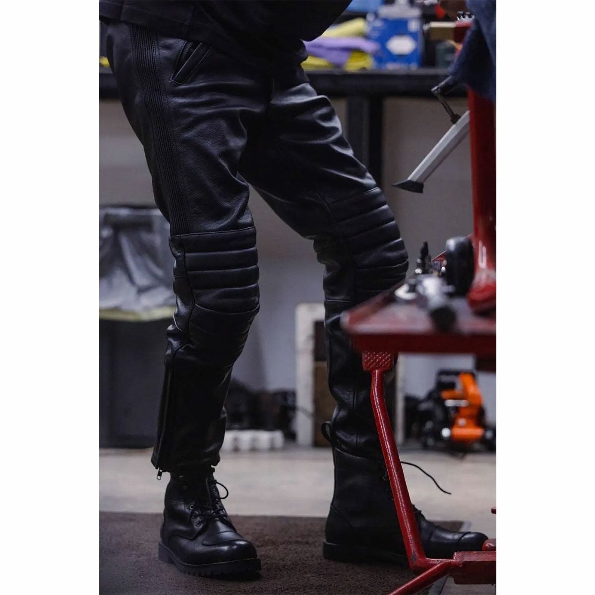 PANDO MOTO｜カタナ スリム｜レザー｜ブラック｜モデル着用