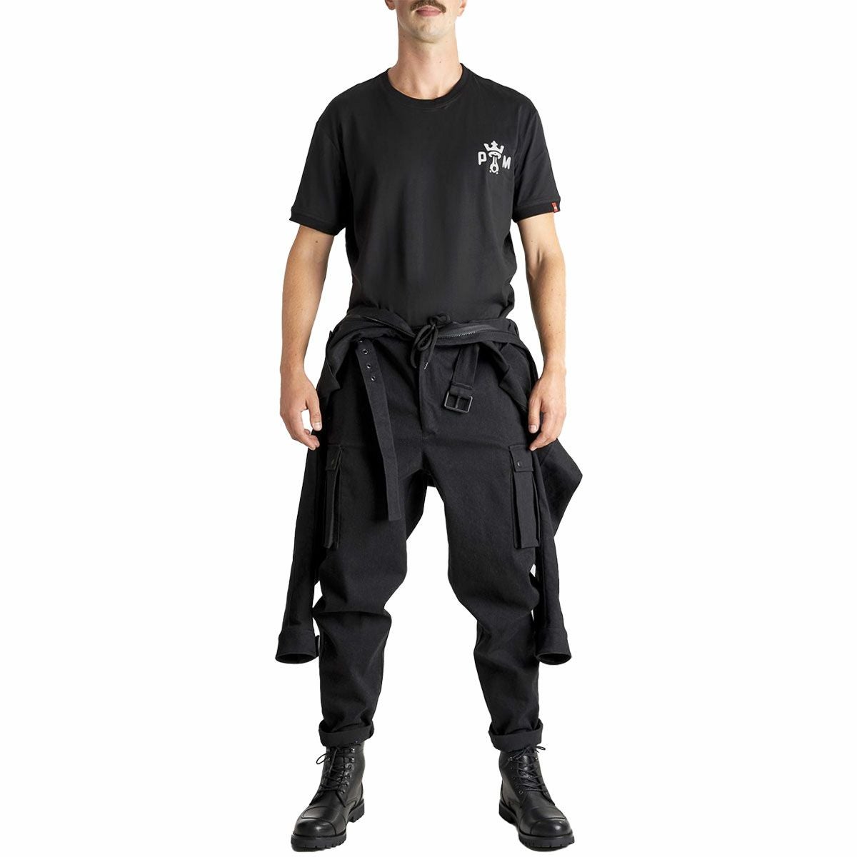 PANDO MOTO｜ブラット スーツ ブラック｜オーバーオール｜ブラック｜モデル着用